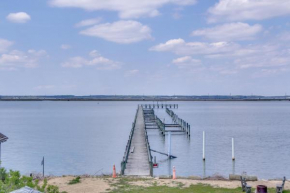 Bayfront Chincoteague Getaway with Fire Pit!